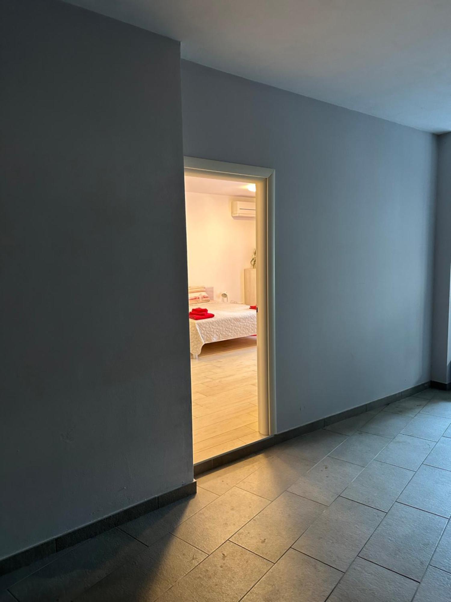 Margherita'S Room Ровінь Екстер'єр фото