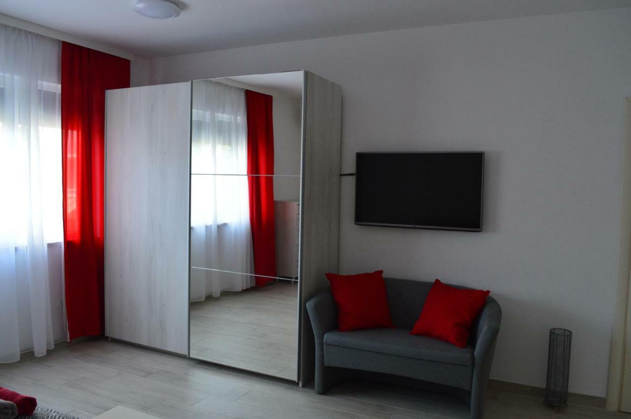 Margherita'S Room Ровінь Екстер'єр фото