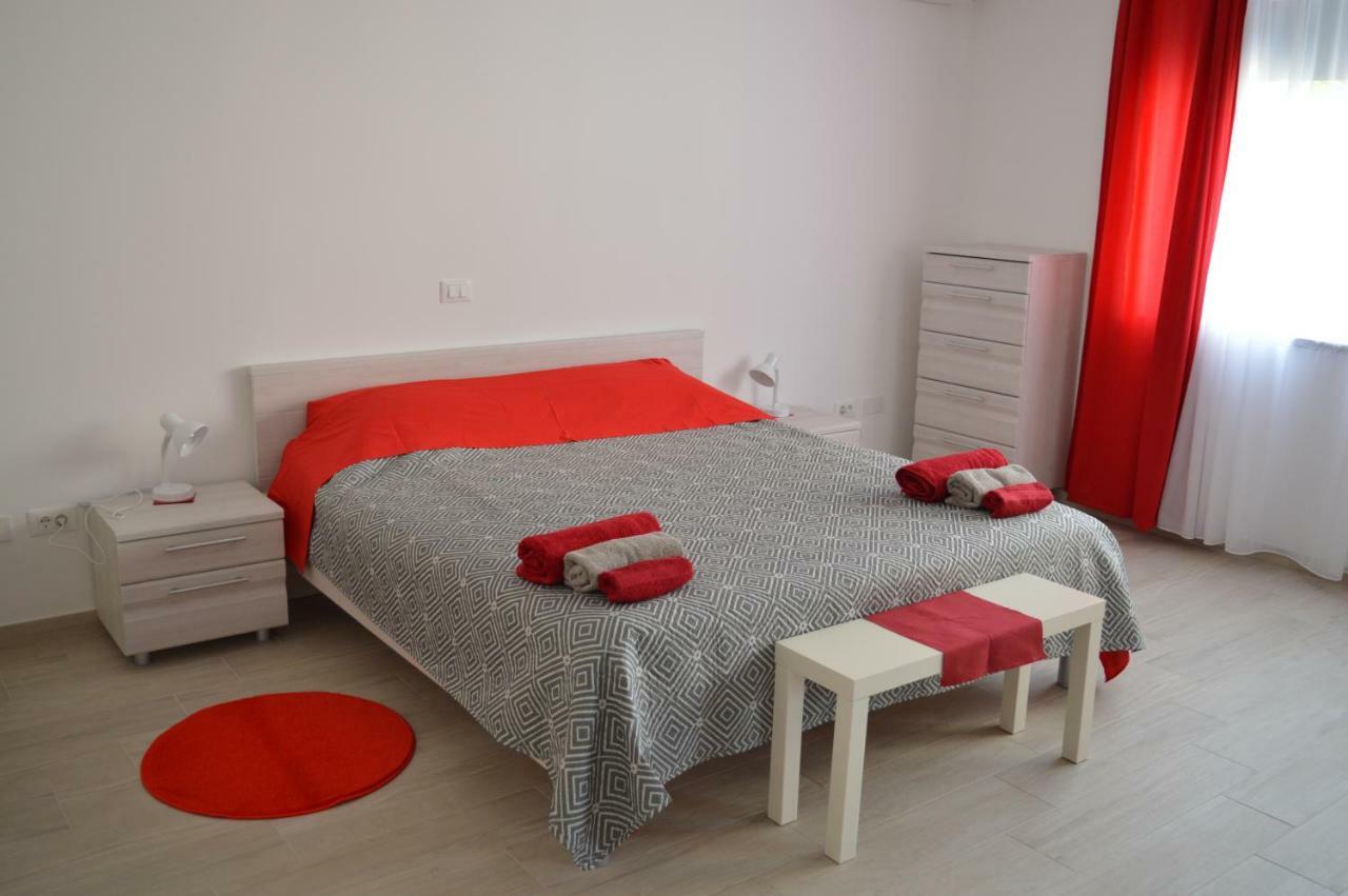 Margherita'S Room Ровінь Екстер'єр фото