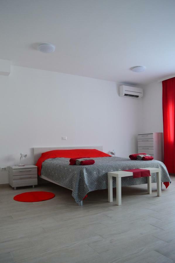 Margherita'S Room Ровінь Екстер'єр фото