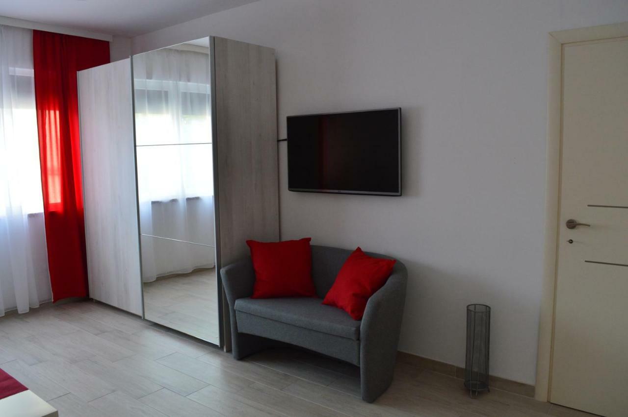 Margherita'S Room Ровінь Екстер'єр фото