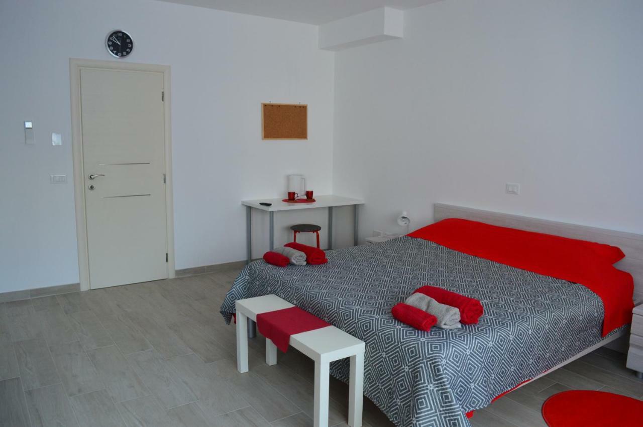 Margherita'S Room Ровінь Екстер'єр фото